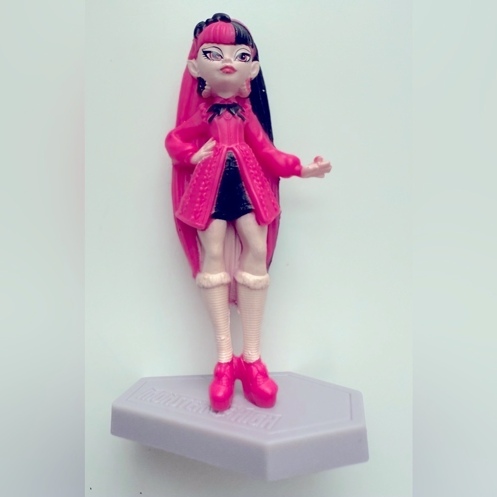 Monster High Cake Topper/Cupcake Topper Draculaura, Clawdeen & Frankie Stein - Picture 8 of 8